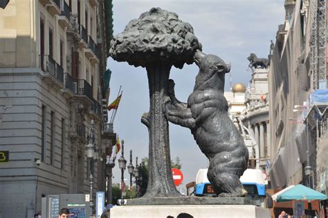 hay osos en madrid|El Oso y el Madroño. Por qué es un símbolo de Madrid